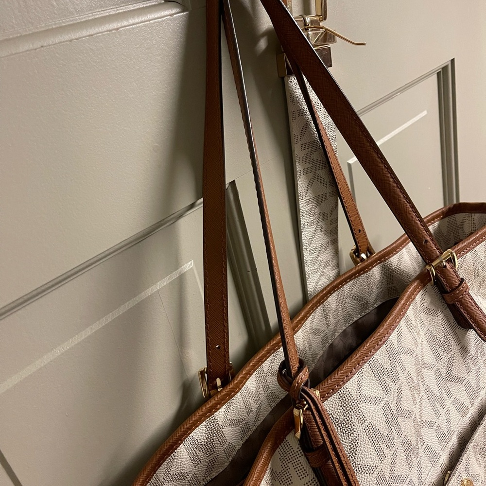 Michael Kors Tote With Matching Reversible Belt - image 4